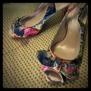 Naturalizer peep toe heels